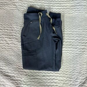 Figs original heather denim with tan tie. Zamora jogger. Small
